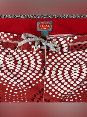 Tommy Bahama Relax Men’s 38 Red Geometric Unlined Drawstring Swim Board Shorts